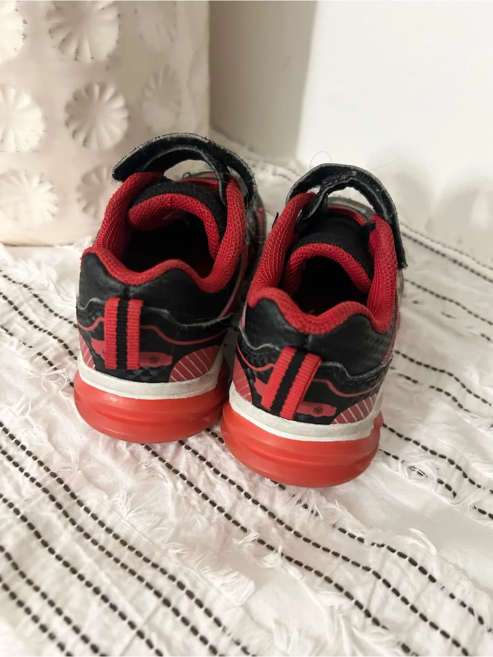 Disney Lightning McQueen Light Up Sneakers Black Red Kids Size 6